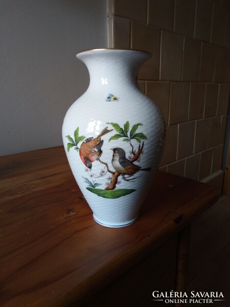 Herend porcelain vase with Rothschild pattern, basket weaving