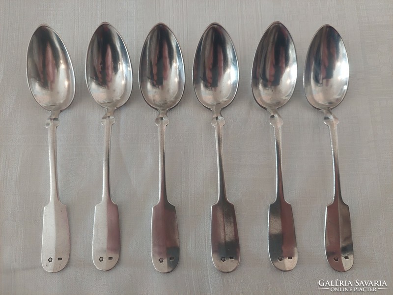 Silver teaspoon set