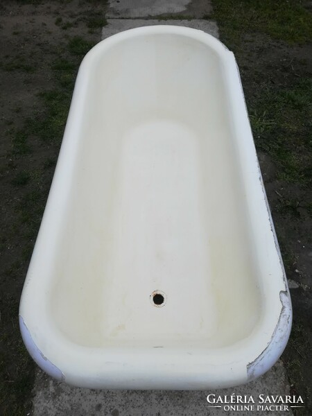 Antique leopard bathtub