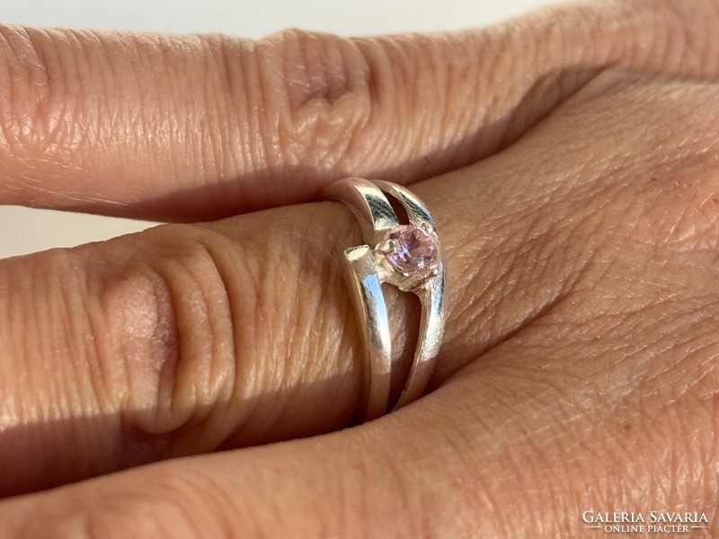 Silver ring with pink stones, size 54, weight 2.5 grams, both in person and by mail