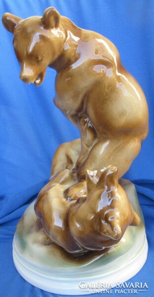 Zsolnay porcelain statue, markup Béla wrestling bears, marked 29.5 cm high, base diameter 17.8 cm