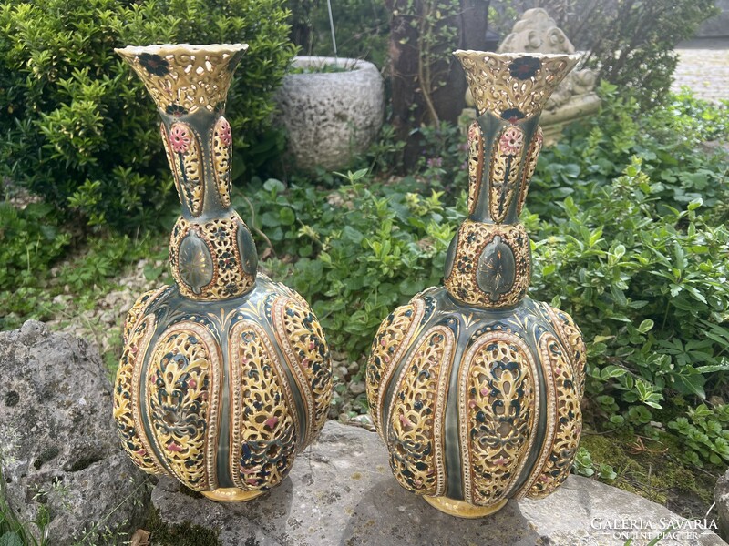 A pair of Zsolnay vases with a Persian pattern. From 1880.