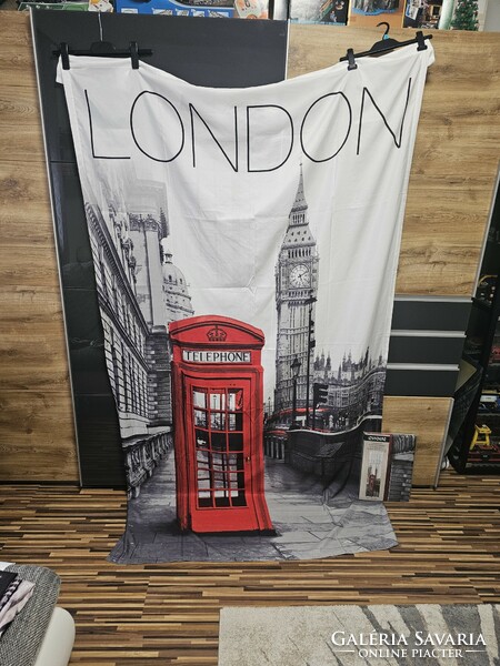 2 blackout curtains with a London pattern