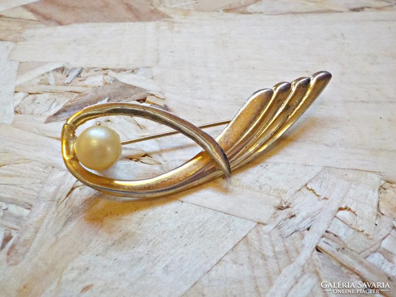 Old gilded pearl brooch