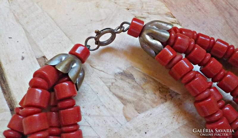 Old 4-row glass necklace with coral effect