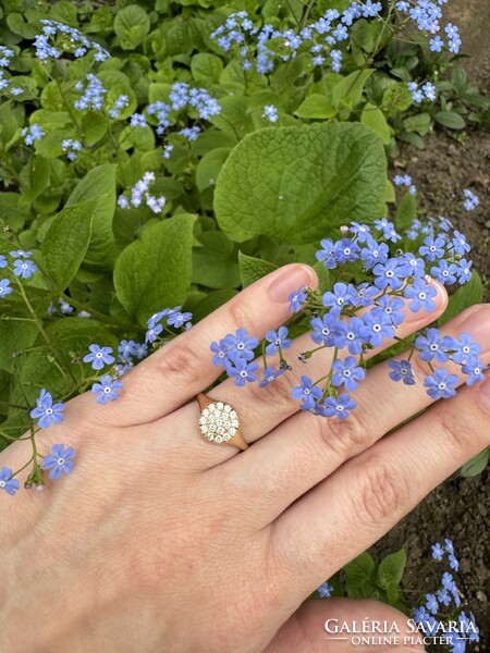 Gold ring with sparkling stones 14 k