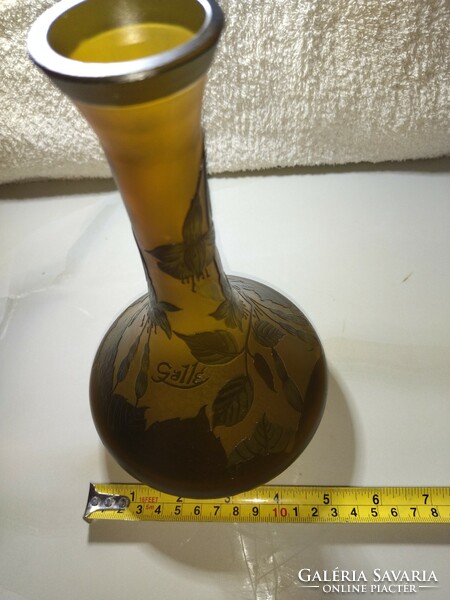 Beautiful flower-patterned tip galle vase, 22 cm high