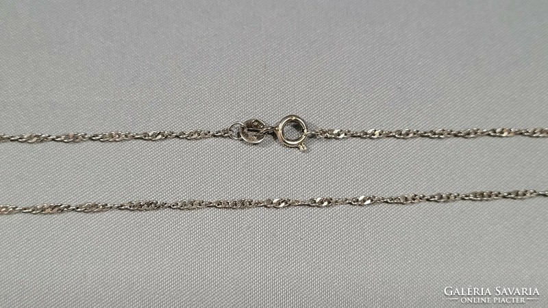 Silver necklace 2.45 g