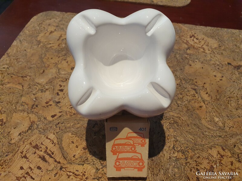 Incredible dentist decoration molar ashtray cigarette tobacco