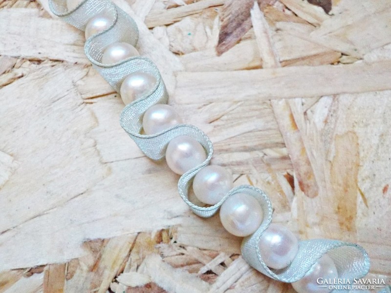Chain necklace decorated with special real pearls