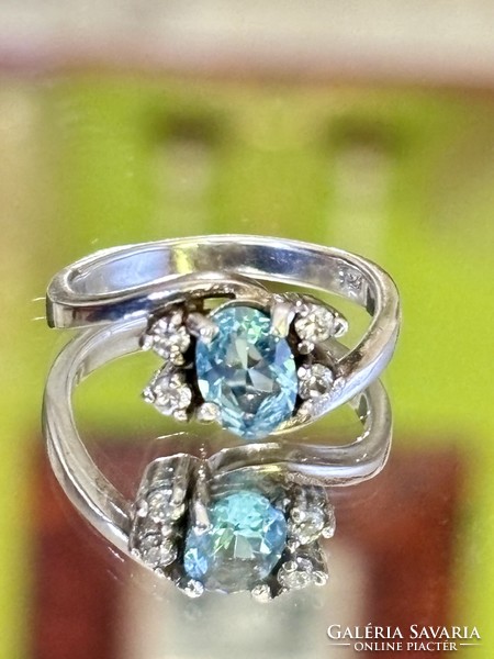 Fabulous silver ring with topaz and zirconia stones
