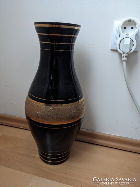 Festett (fekete) üveg padlóváza (40 cm magas)