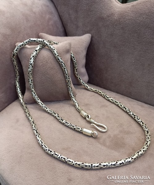 Silver royal chain