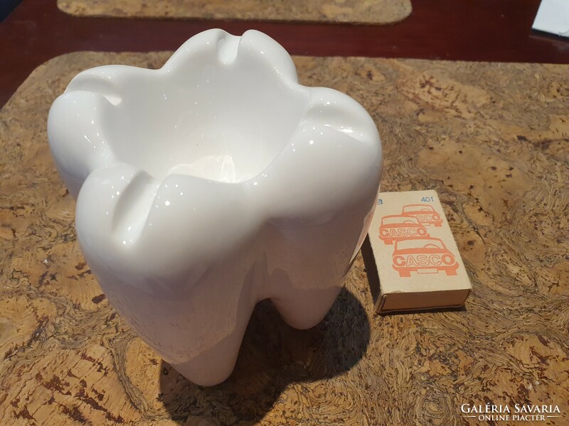 Incredible dentist decoration molar ashtray cigarette tobacco