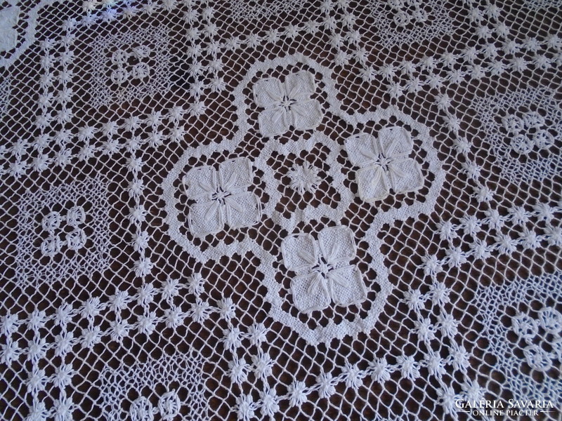 Rece lace tablecloth dia. 155 Cm.