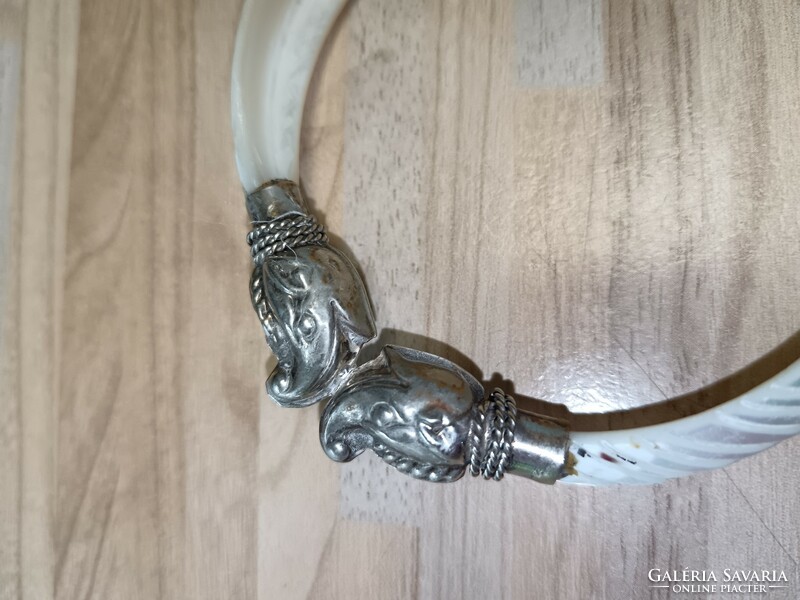 Silver-plated elephant head mother-of-pearl bracelet