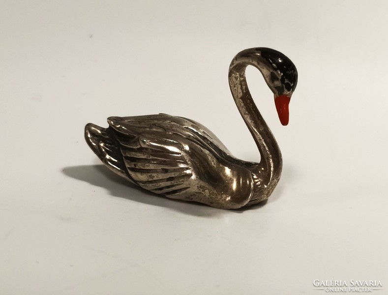 Silver swan