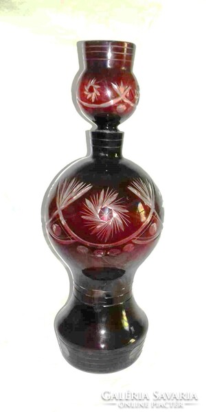 Special larger-sized incised crimson glass bottle