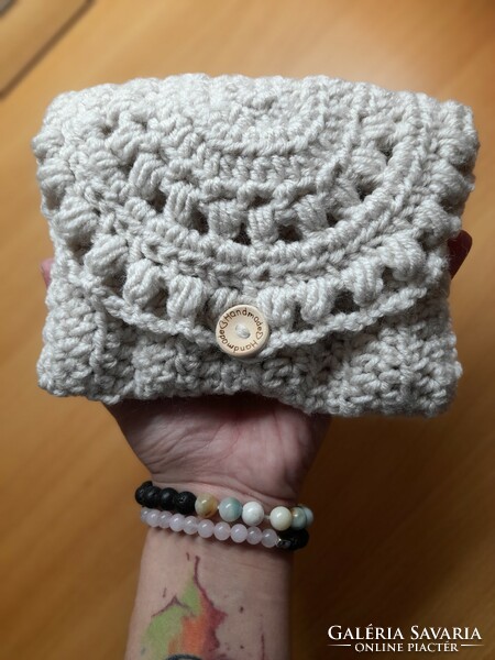 Crochet essential oil touch holder