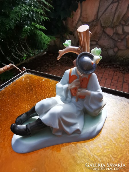 FURULYÁZÓ JUHÁSZ, ZSOLNAY FIGURA
