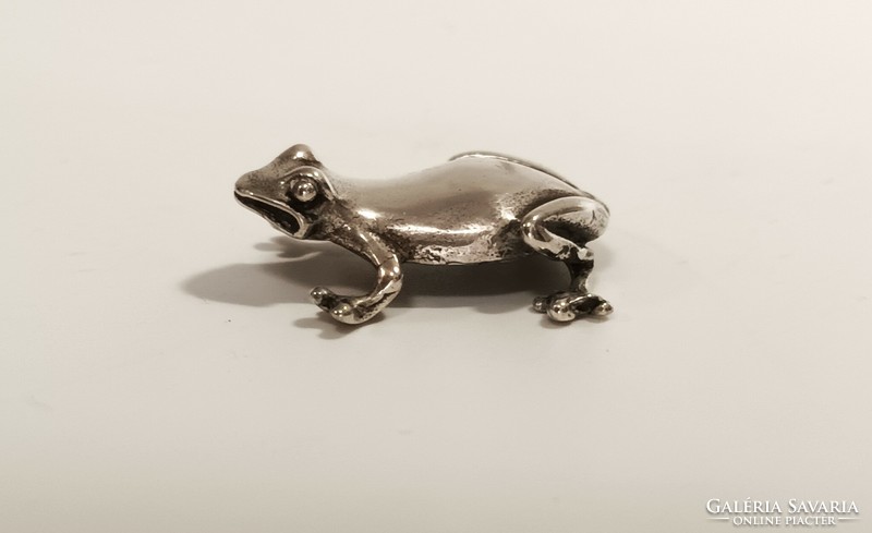 Silver frog