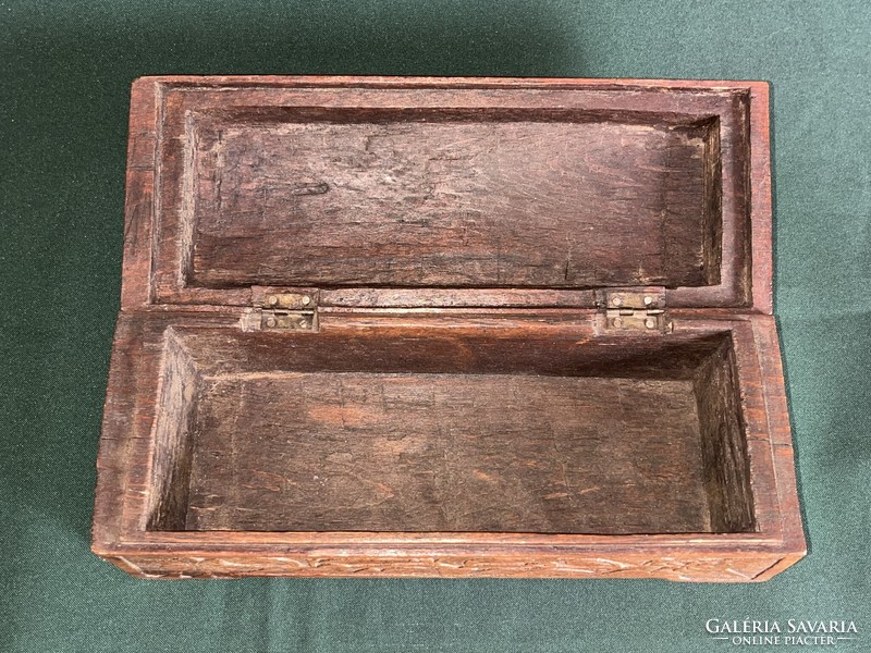 Russian POW work carved box (e0003)