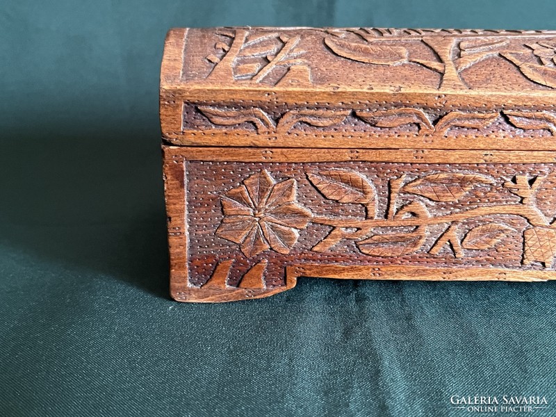 Russian POW work carved box (e0003)