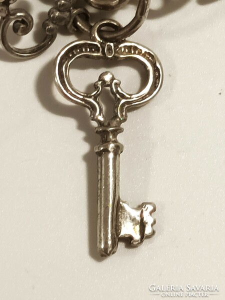 Ezüst kulcsok, szerelem, élet, erő, egészség szimbólumai