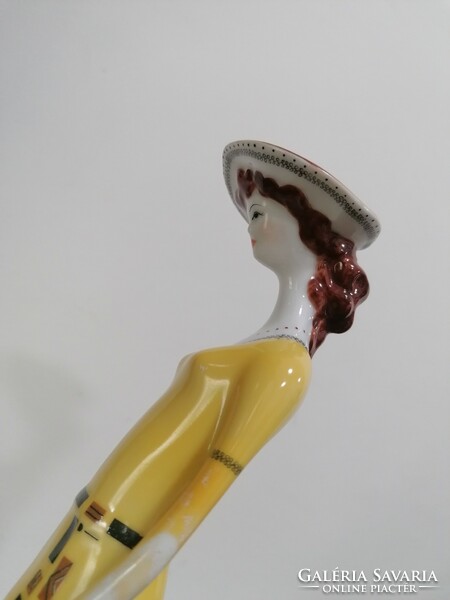 Retro Romanian porcelain lady with hat