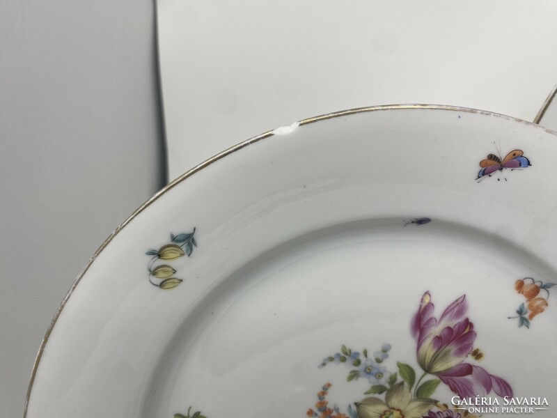 5 antique Old Herend plates and 1 serving bowl with a wild flower and butterfly pattern - damaged rz