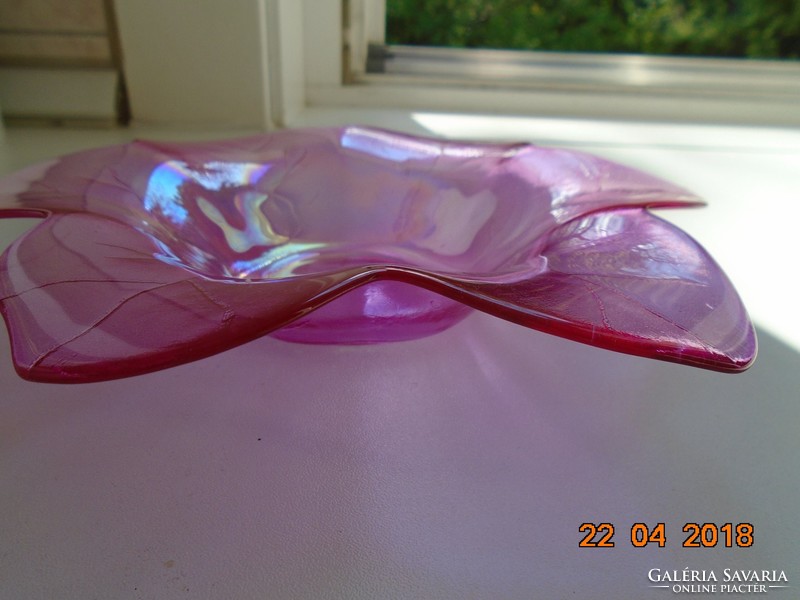 Glass bonbonier in the shape of an iridescent pink flower, decorative plate 21 cm