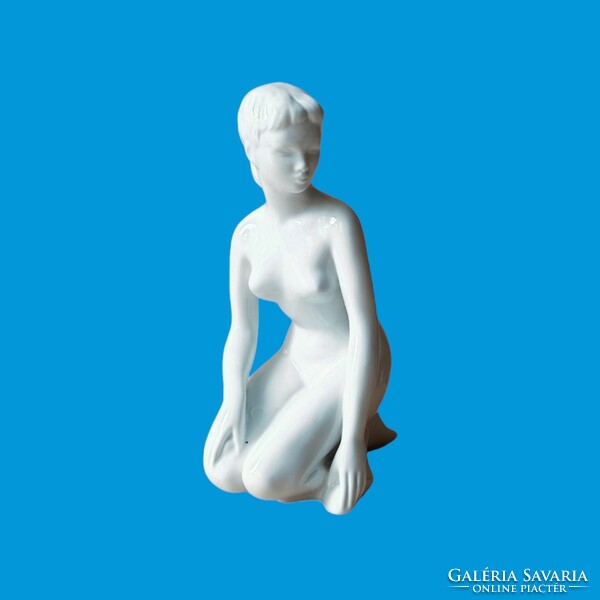 Aquincum porcelain kneeling nude figure