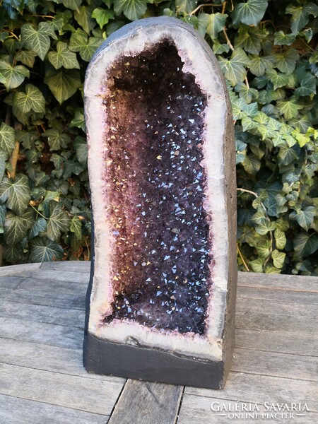 Huge amethyst geode 38.10kg