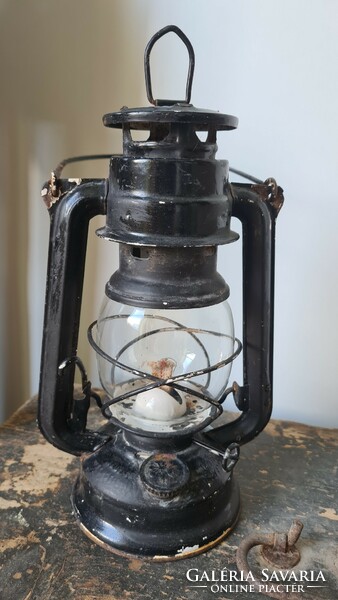 Kerosene lamp