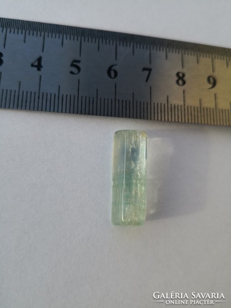 Gyönyörű akvamarin kristály, ásvány