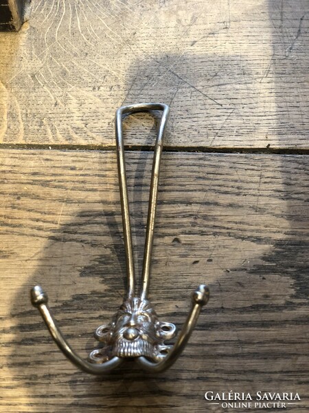 Metal hanger