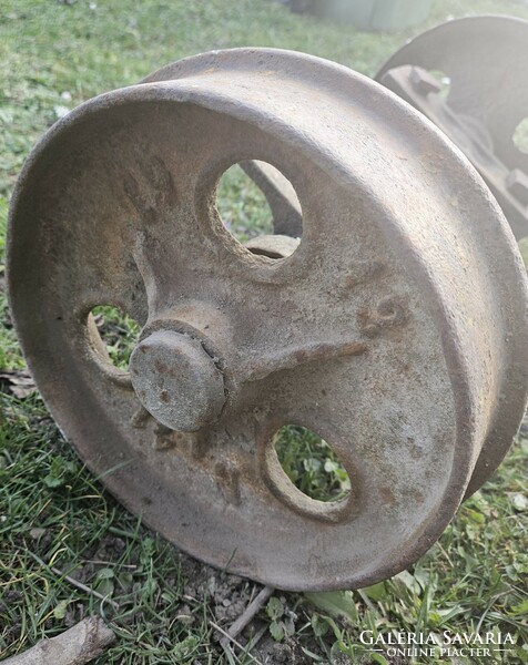 Cast iron railway wheel (mining railway, clevis)