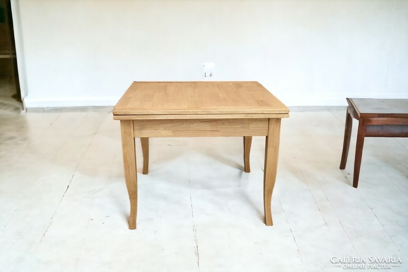 Beautiful, scratch-free, brand new renovated oak folding dining table