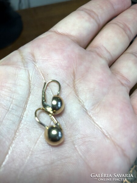 Gold earrings 14k lens