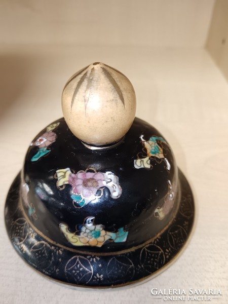 Kínai kézzel festett fedeles váza