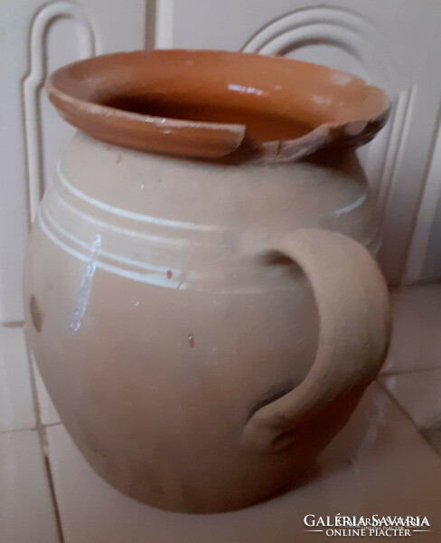 Folk ceramic jug, barrel, jug. 20X18 cm.