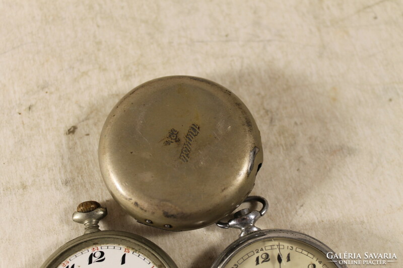 Antique pocket watches and pocket watch cases 700