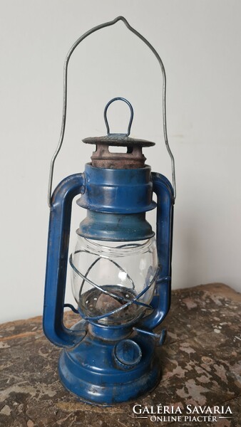 Kerosene lamp