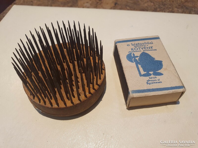 Retro olóm wool or hemp comb geren carding or torture device :)
