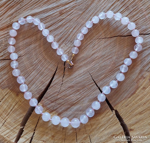 Rose quartz necklace with knotted lacing