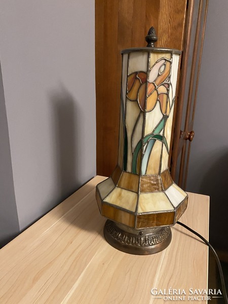 Tiffany bedside lamp