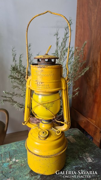 Kerosene lamp, yellow storm lamp