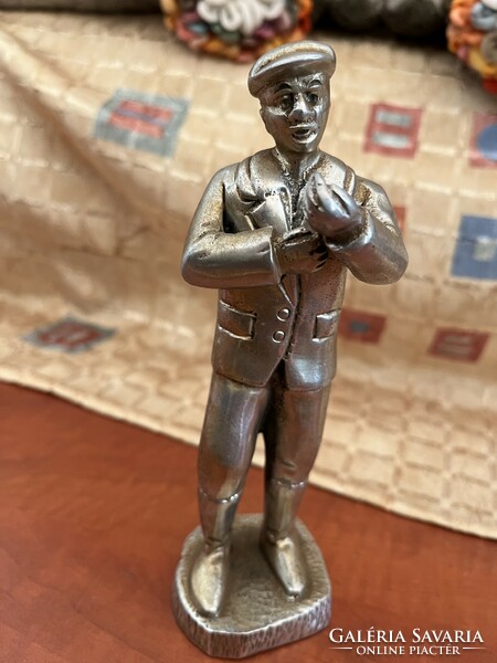 Aluminum figurine