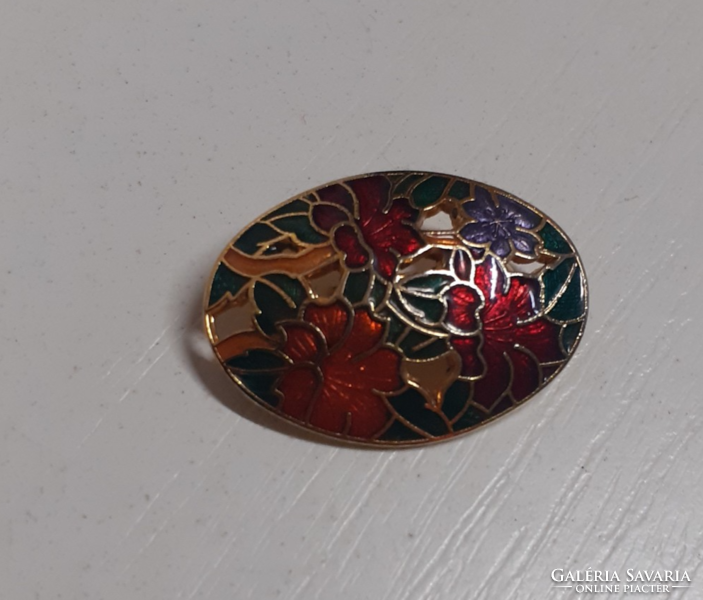 Richly gold-plated brooch pin with a beautiful fire enamel enamel inlay with a secure switch
