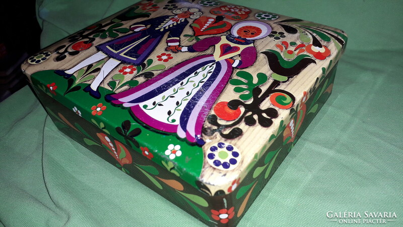 Nagyon szép királyfi - királylány mesés fém süteményes lemez doboz 16 x 18 x 5 cm a képek szerint